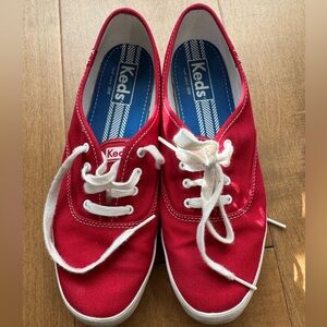 Keds women’s canvas sneakers. Color:Red
Size: 9.5
